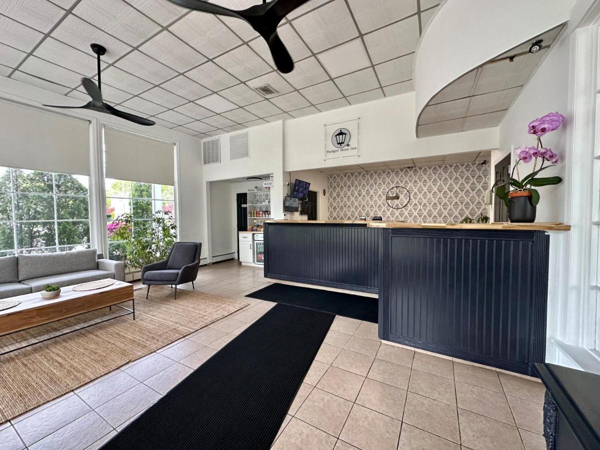 Budget Host East End Hotel In Riverhead Exterior photo